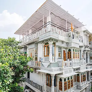 Lassi Guest house