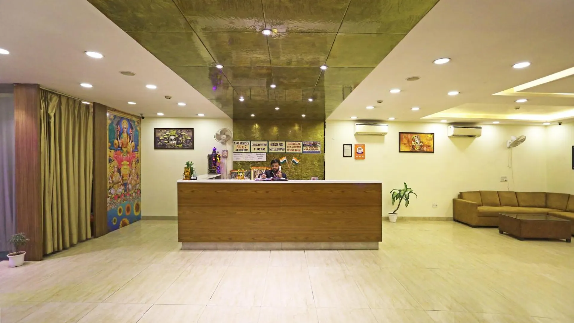 ****  Hotel D'Capitol - Delhi Airport New Delhi India