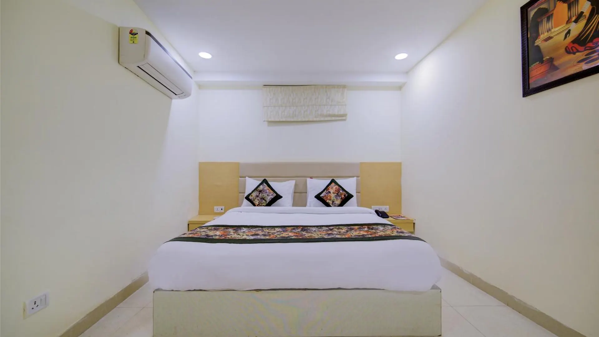 Hotel D'Capitol - Delhi Airport New Delhi 4*,