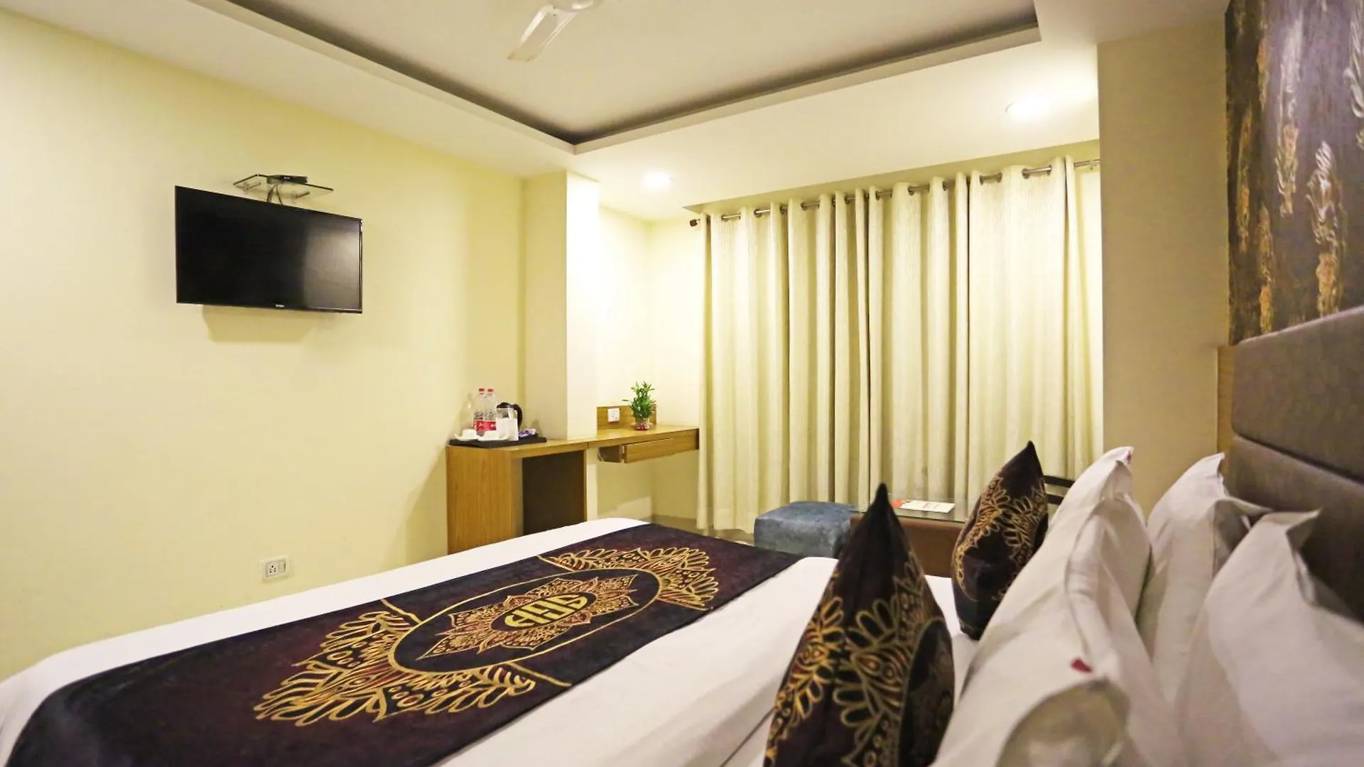Hotel D'Capitol - Delhi Airport New Delhi